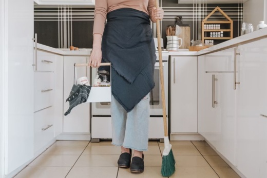A man is not the plan, the rise of teen tradwives